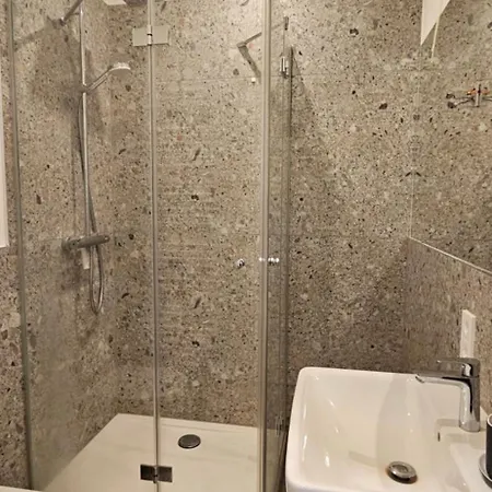 Eg-apartment Mit Terrasse In Görlitzer Innenstadtlage! Apartment